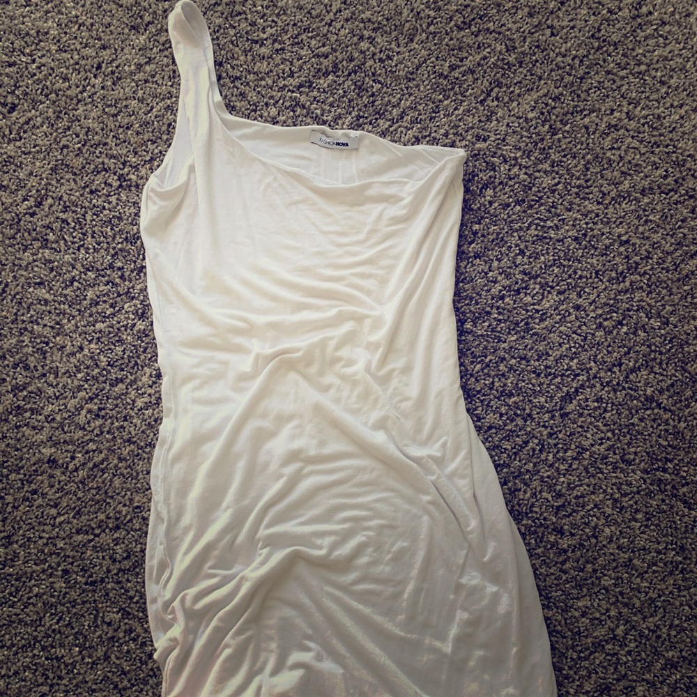 Fashion Nova cold shoulder dress sz S